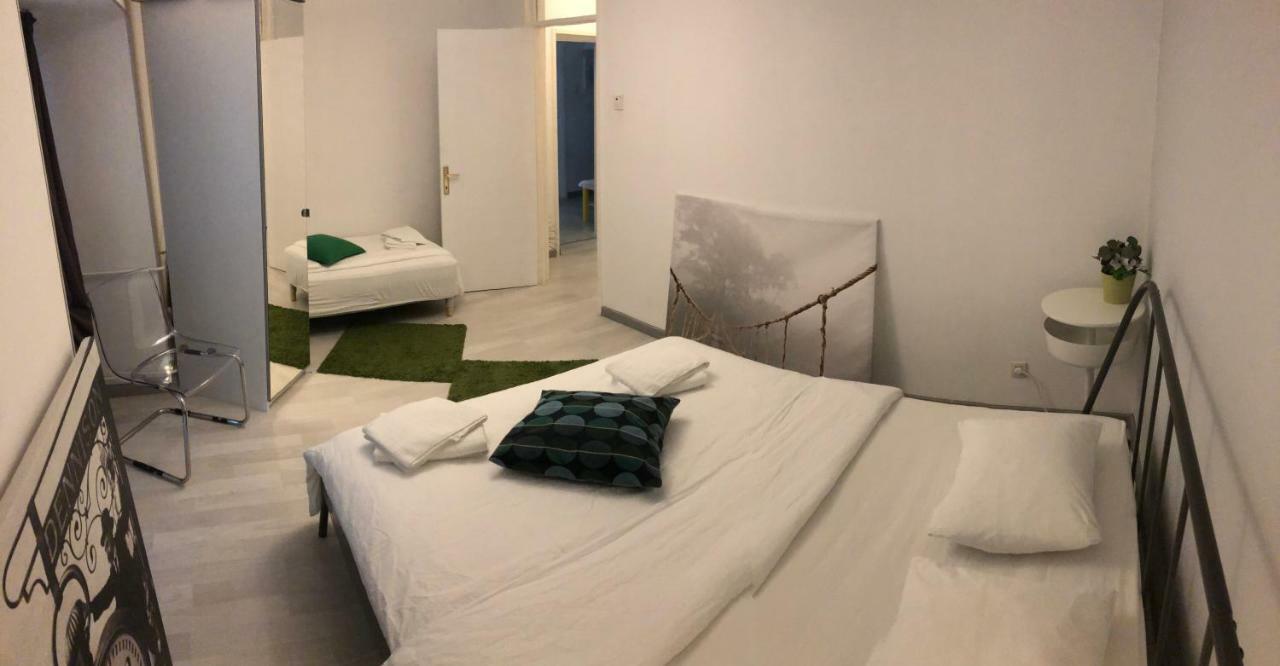 Green Apartment With Terrace 12 Bucharest Luaran gambar
